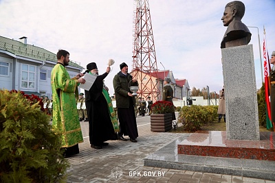 На пограничной заставе «Дивин» Пинского погранотряда открыли памятник-бюст Герою Советского Союза лейтенанту Алексею Лопатину